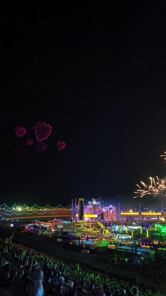 tiklocker_@EDC #lasvegas #2026 #festival #electronicmusic #usa .mp4