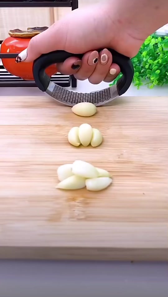 tiklocker_É inovação na cozinha que vocês querem! Então toma esse espremedor d....mp4