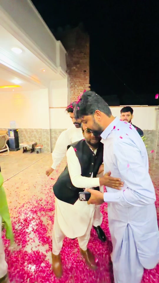tiklocker_#meetup #bilalmarth7 #aitzazhassangondal786 #وائیرل_ویڈیو❣ #آرجی_تارک....mp4